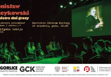 Sala teatralna GCK w zielonym świetle.