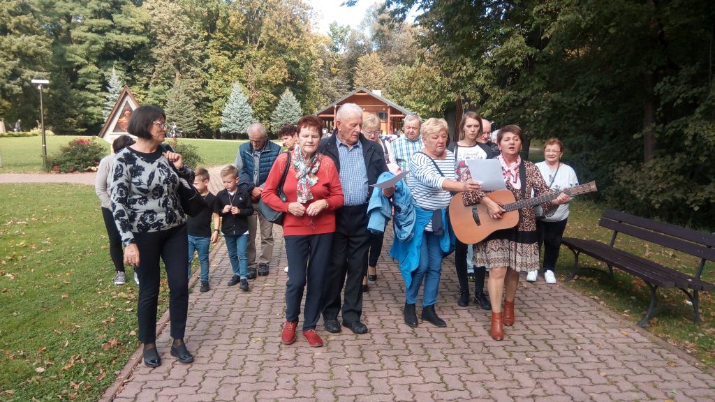 Uczestnicy wycieczki do Dębowca.