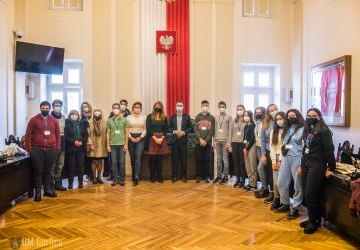 Grupowe zdjęcie uczestników wymiany