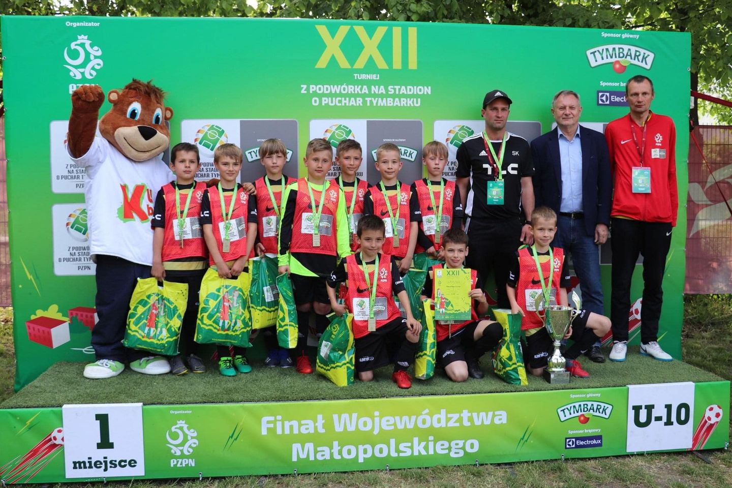 Piłkarze z Aserekteam w finale turnieju z Podwórka na Stadion o Puchar Tymbarku!