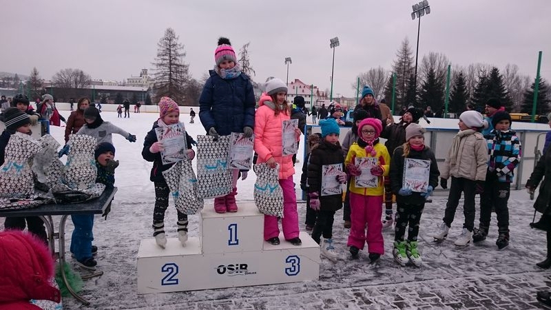Wielobój sportowo-rekreacyjny na lodzie