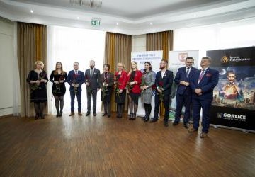 Za zasługi na rzecz ochrony i bezpieczeństwa zdrowia publicznego
