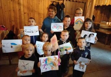 dzieci na pikniku Klubu Abstynenta EGIDA w ramach Sportowego Turnieju Gmin i Miast