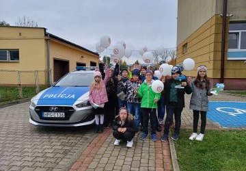 uczestnicy akcji „No promil – No problem” w Miejskim Zespole Szkół nr 5