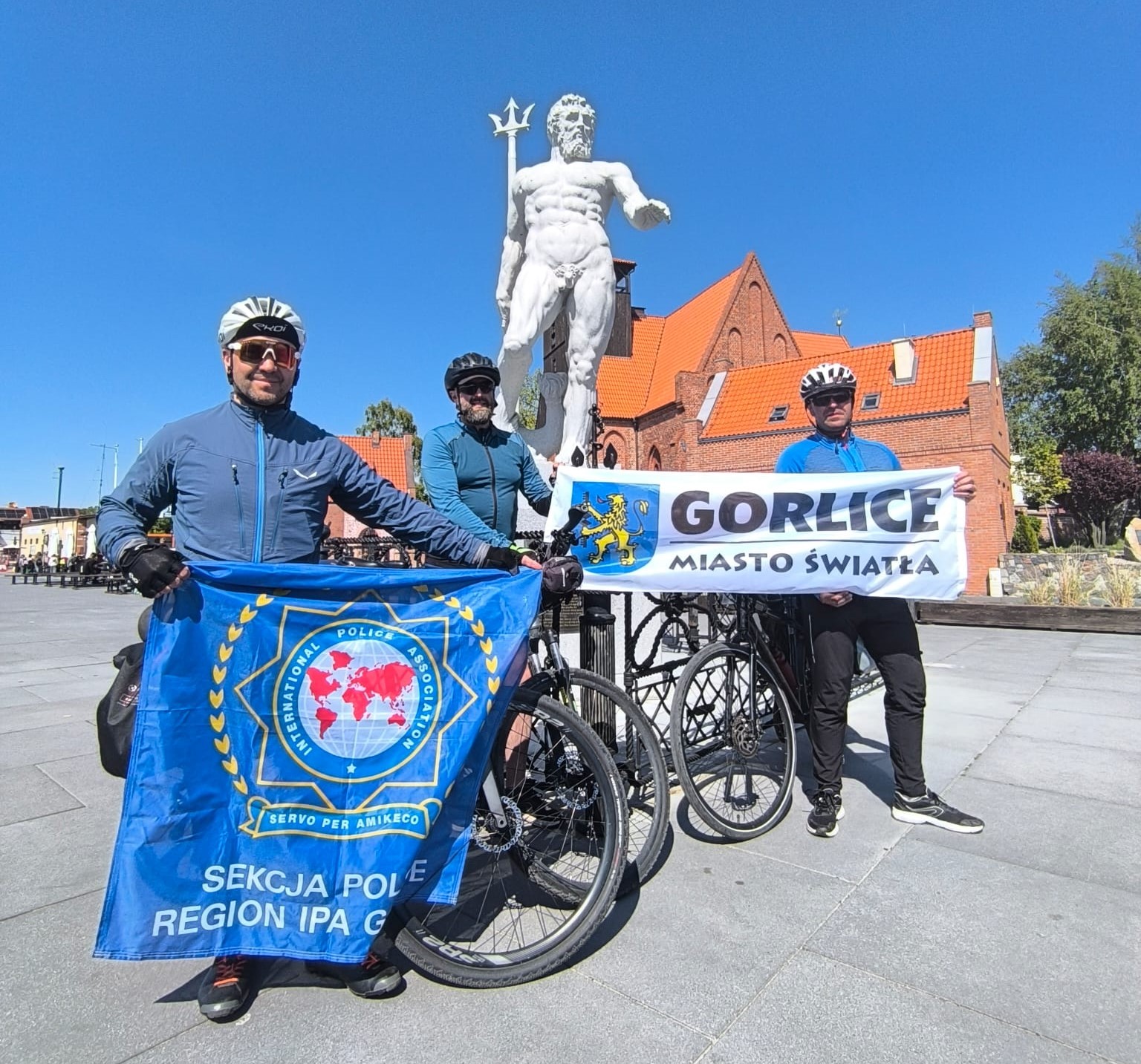 Policjanci z gorlickiej Komendy na Helu