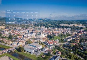 Ustaw Miasto Światła na swoją tapetę (sierpień)