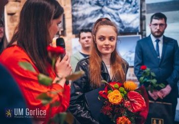 XLI Salon Gorlicki – Małgorzata Wszołek laureatką artystycznej nagrody Burmistrza Gorlic im. Alfreda Długosza
