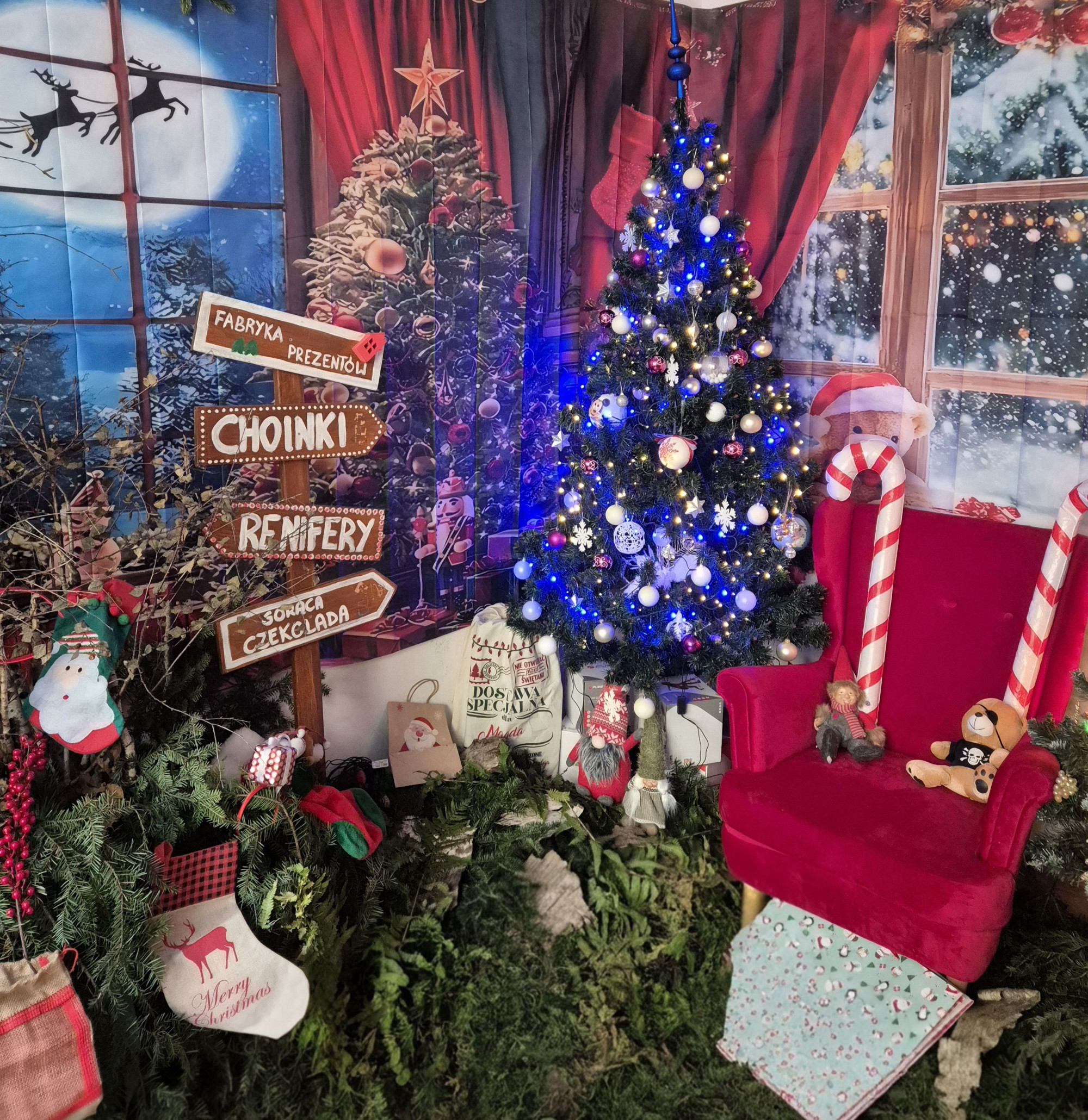 Chatka Mikołaja przy ul. Narutowicza - wnętrze.