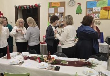 Uczestnicy spotkania wigilijnego w TPD.