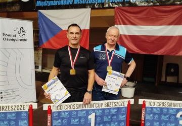 Zdjęcie na podium Knota i Gawlaka.