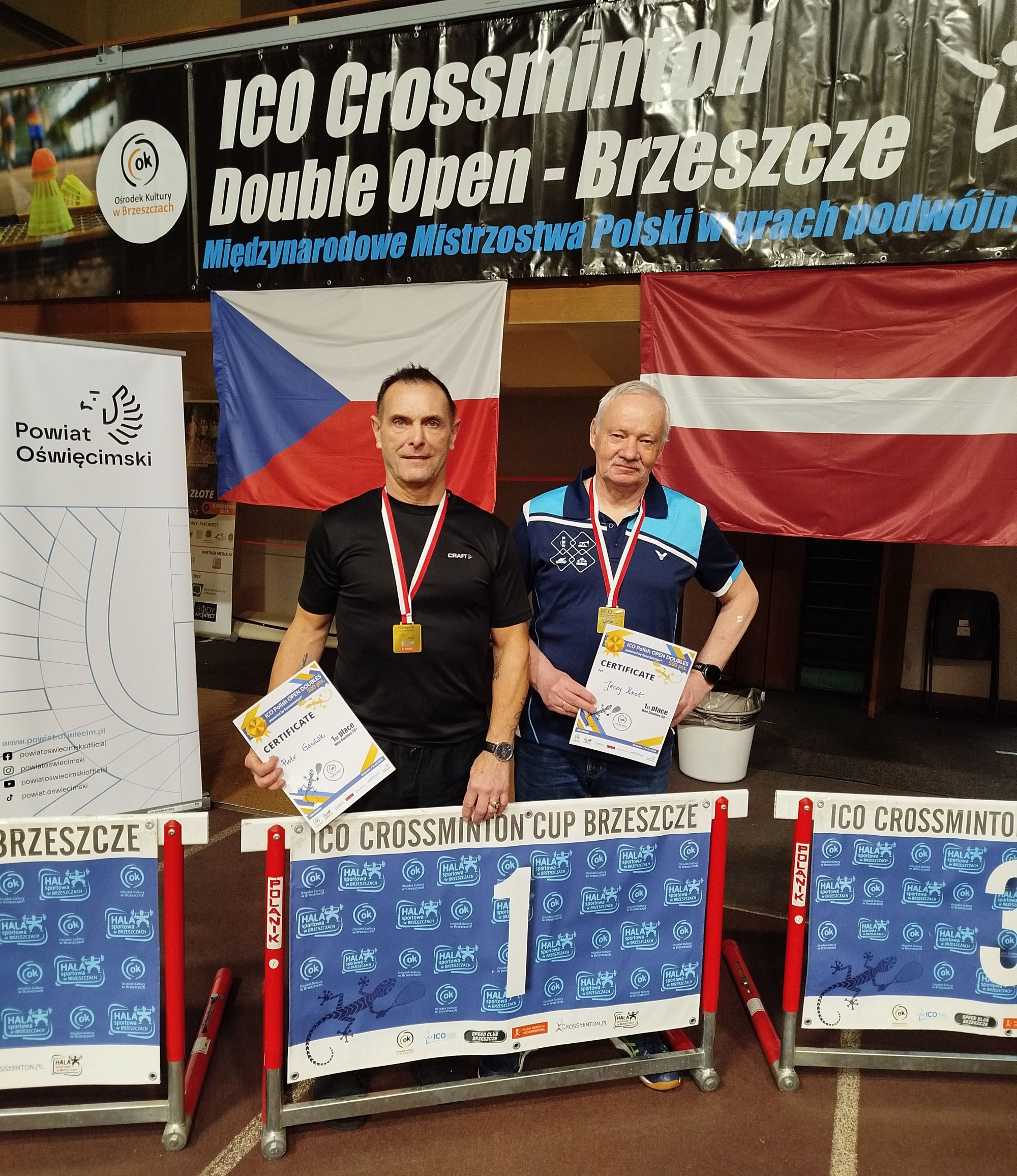 Zdjęcie na podium Knota i Gawlaka.