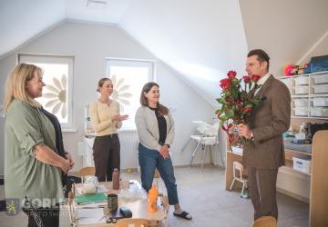 Burmistrz z wizytą w gorlickich żłobkach z okazji Dnia Opiekuna Małego Dziecka