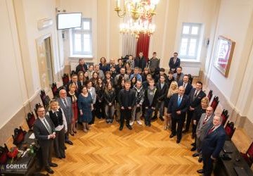 Uczniowie „Szóstki” z wizytą na sesji Rady Miasta