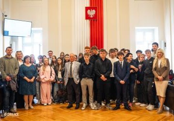 Uczniowie MZS nr 3 poznali pracę gorlickiego samorządu