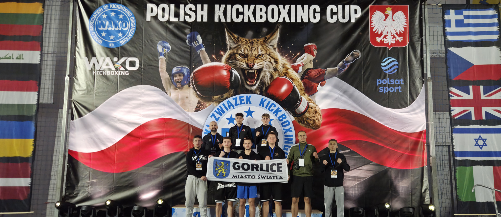 Zawodniczki na podium.