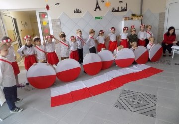 Przedszkolaki z MP nr 5 w Domu Pomocy Społecznej
