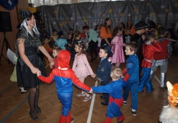 Tanecznym krokiem w czas ferii...