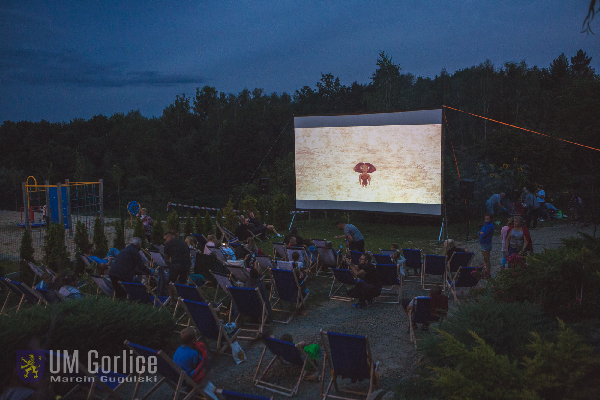 Piknik i kino plenerowe na osiedlu „Łysogórskim”
