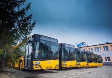 Dodatkowy autobus dla pasażerów pociągu