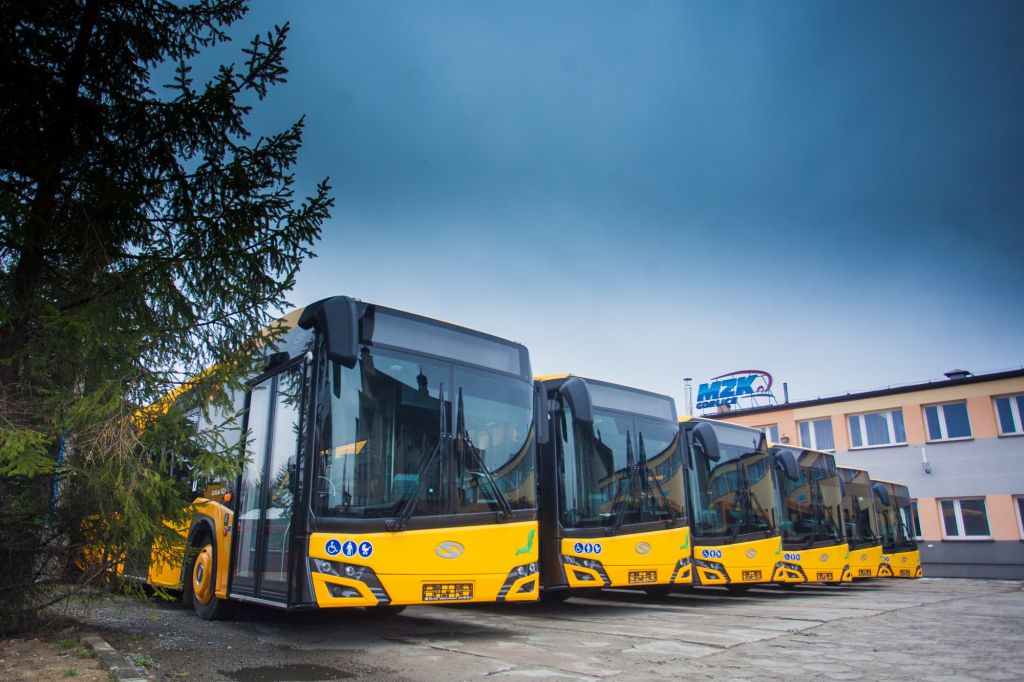 Dodatkowy autobus dla pasażerów pociągu