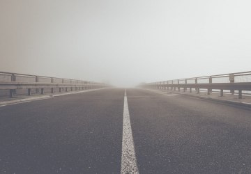 Ostrzeżenie przed gęstą mgłą!