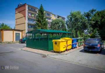 Nowa wiata śmietnikowa na os. Krasińskiego