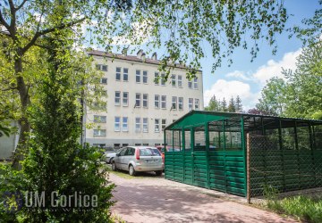 Nowe wiaty śmietnikowe