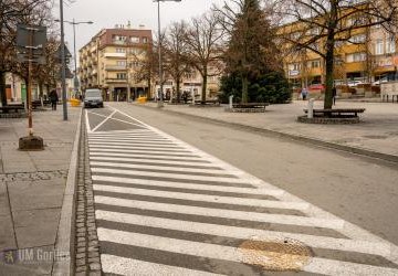 Tymczasowy parking wzdłuż płyty Rynku