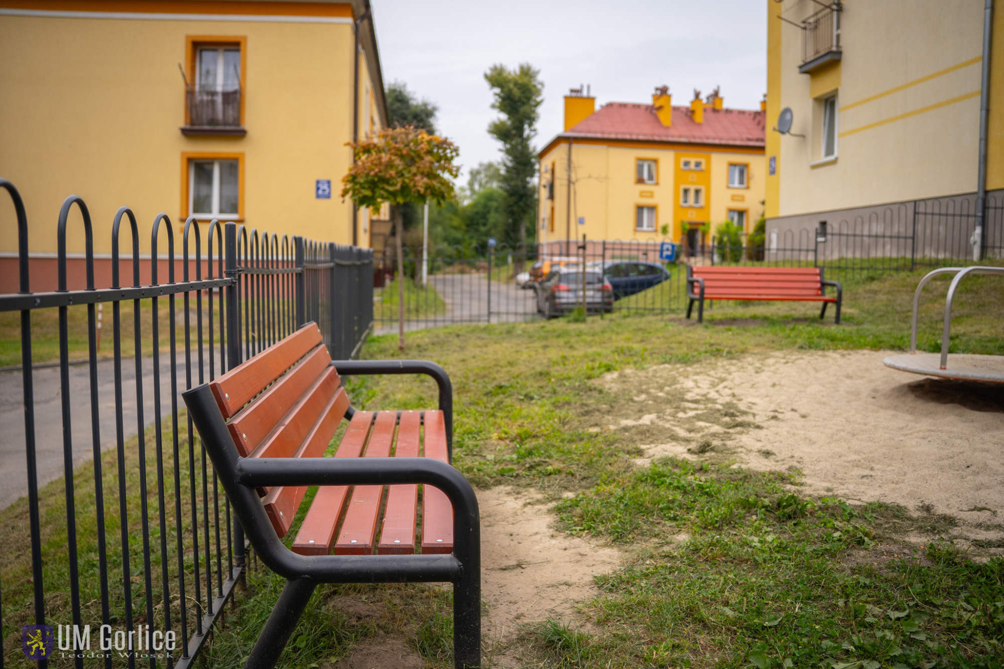 Nowe ogrodzenie placu zabaw na Wyszyńskiego