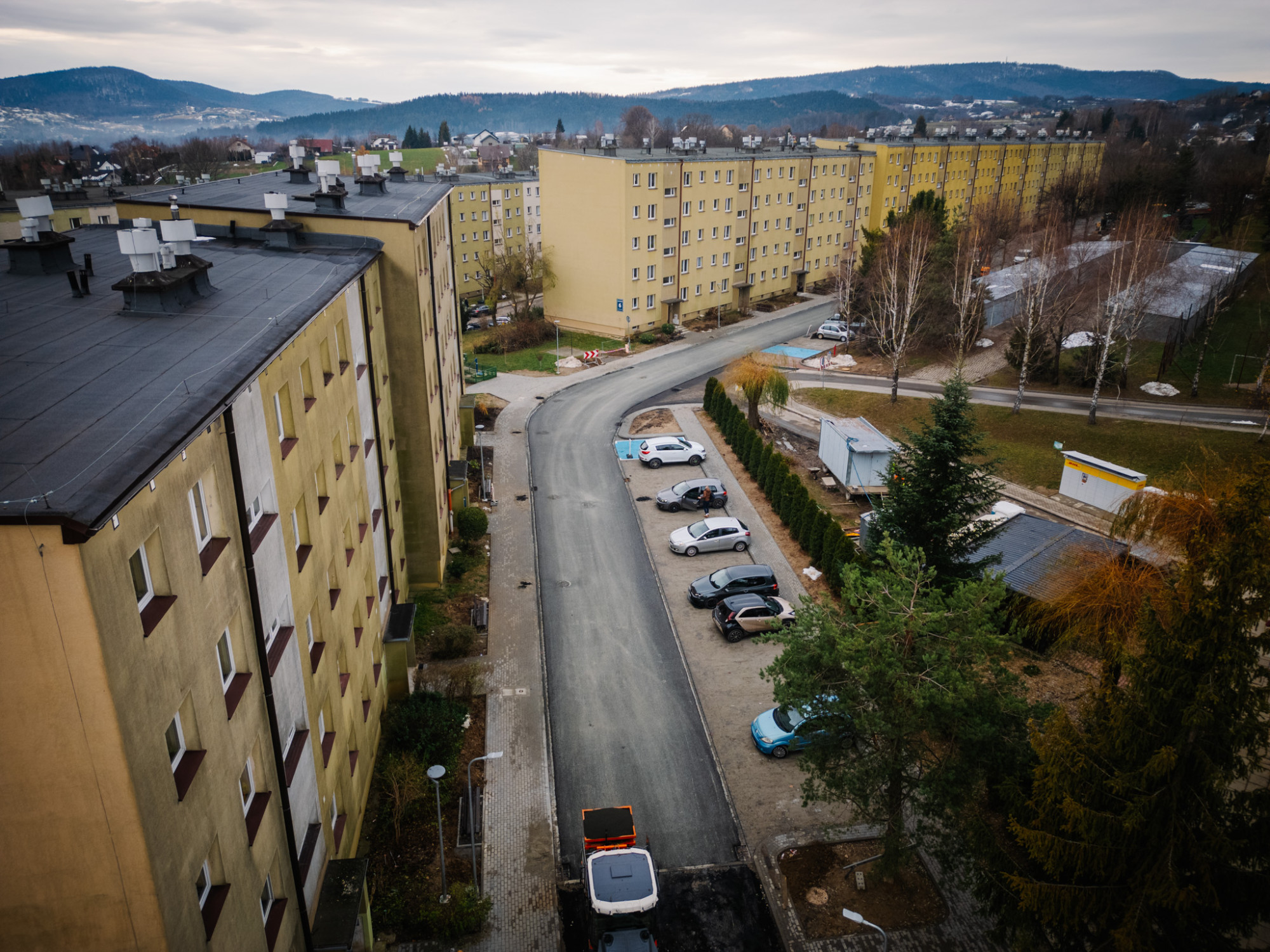 Ulica Słoneczna z nowym asfaltem