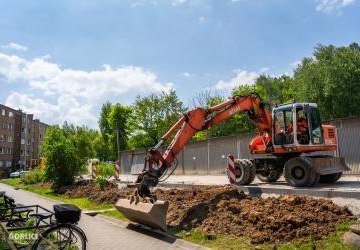 Trwa remont drogi dojazdowej do garaży przy ul. Hallera