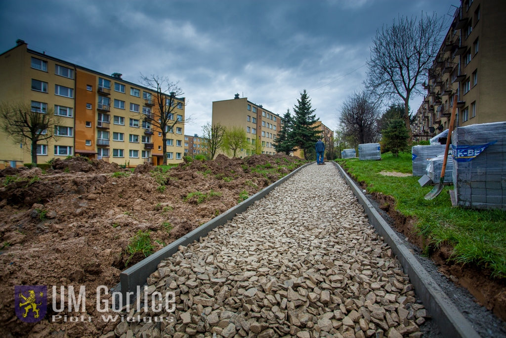 Trwa remont chodnika przy ul. Hallera