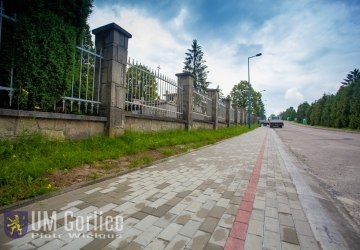 Nowy chodnik na ulicy Cmentarnej