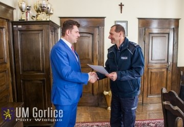 Nowy radiowóz dla gorlickich policjantów
