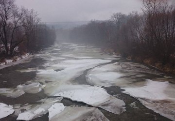 Akcja wiosennego sprzątania brzegów rzeki Ropy