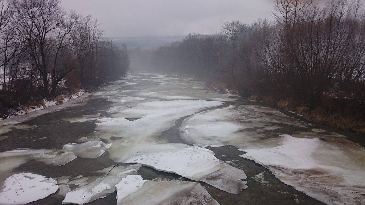 Akcja wiosennego sprzątania brzegów rzeki Ropy