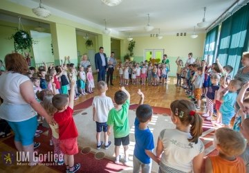 Z życzeniami z okazji Dnia Dziecka