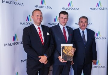 10 tysięcy osób w Małopolsce otrzyma opaski ratujące życie!