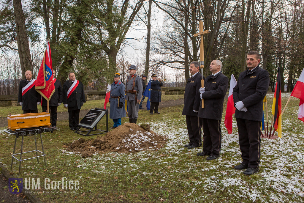 Uroczystości pogrzebowe na cmentarzu wojennym nr 91