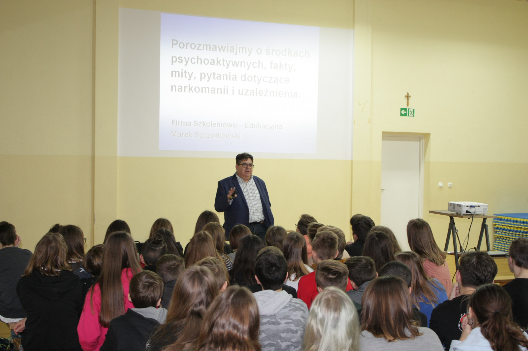 Porozmawiajmy o zażywaniu środków psychoaktywnych - fakty, mity, pytania dotyczące uzależnień