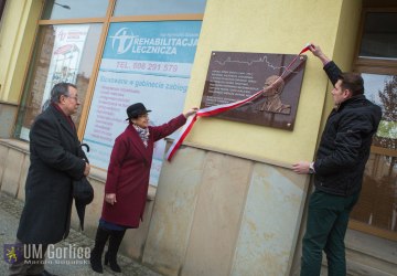 Odsłonięto tablicę poświęconą Józefowi Barutowi