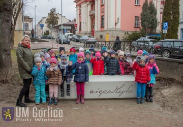 Ławka Niepodległości uczy historii