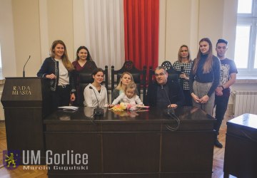 Młodzież przekazała ponad 8 tys zł na operację Antosi!