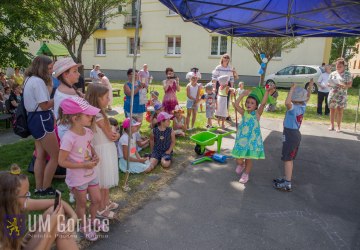 Zabawa dla dzieci na Osiedlu Górnym i 100 rocznica powstania TPD