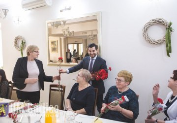 Panie z Klubu Seniora świętowały Dzień Kobiet