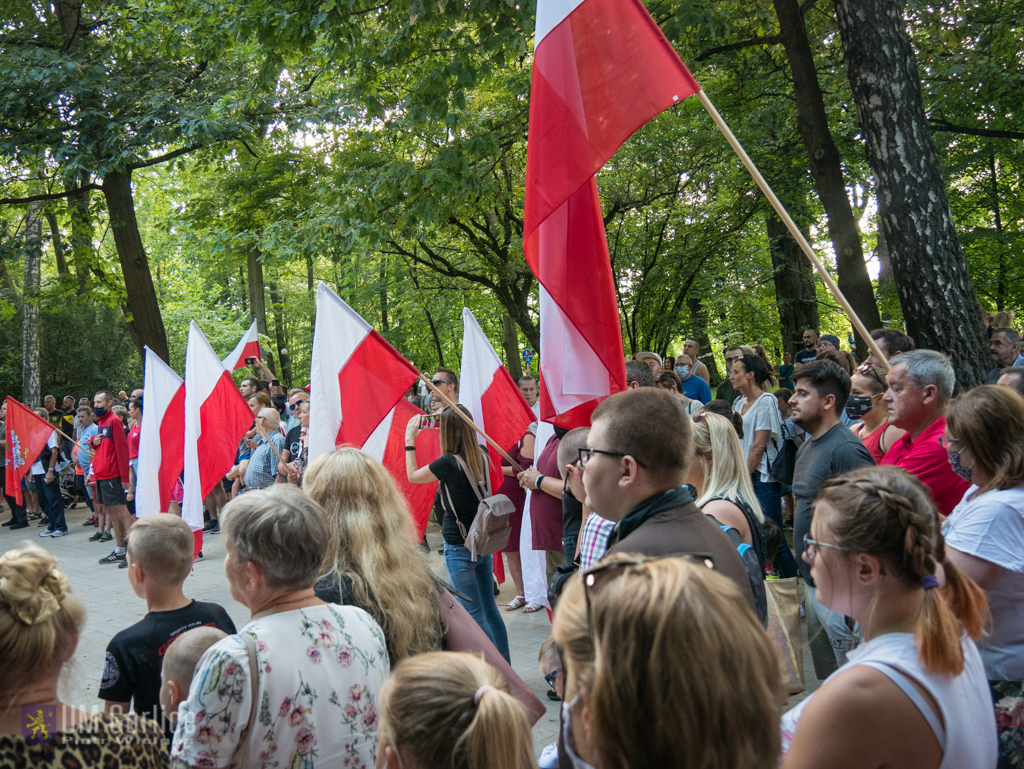 Pobiegli w hołdzie Powstańcom